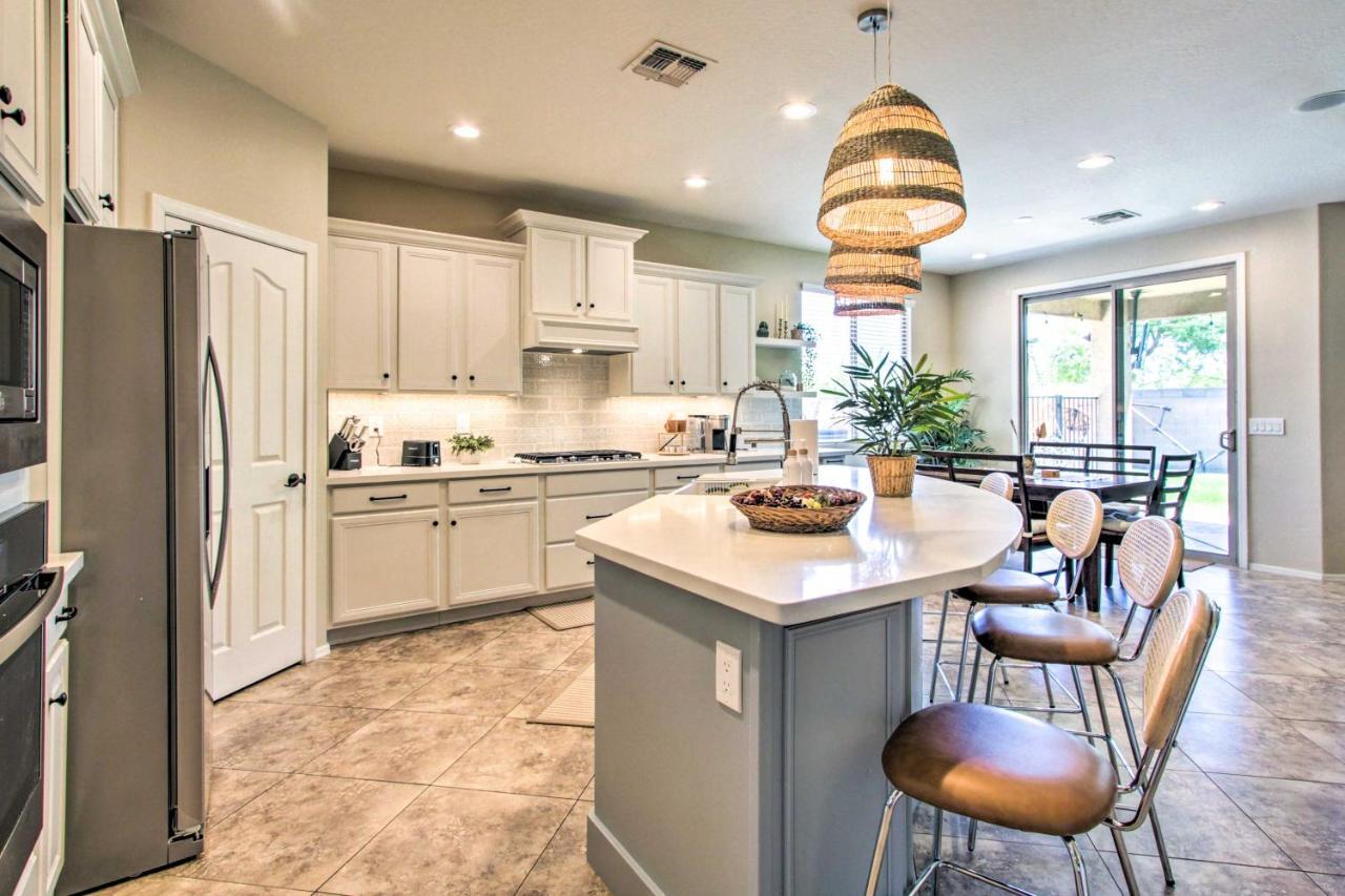Family-Friendly Goodyear Home With Private Pool Extérieur photo